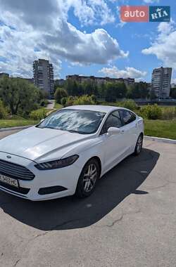 Седан Ford Fusion 2016 в 