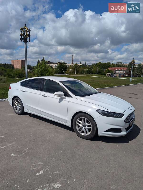 Седан Ford Fusion 2016 в Ровно