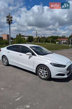 Седан Ford Fusion 2016 в 