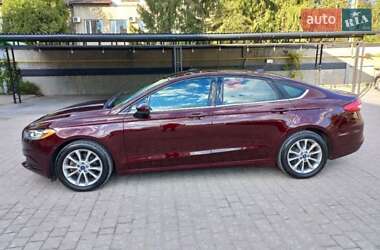 Седан Ford Fusion 2016 в 