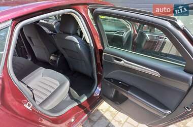 Седан Ford Fusion 2016 в 