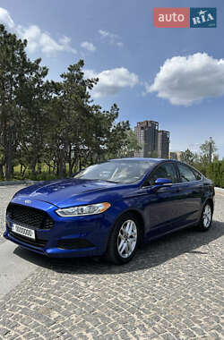 Седан Ford Fusion 2015 в 