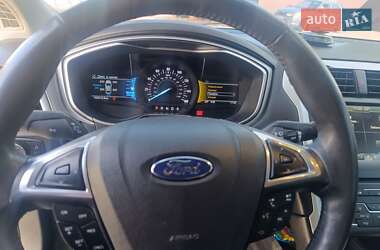 Седан Ford Fusion 2015 в 