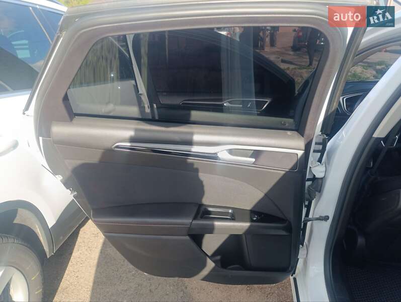 Седан Ford Fusion 2015 в Ахтырке фото 19 Седан Ford Fusion 2015 в Ахтырке