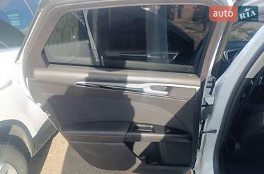 Седан Ford Fusion 2015 в 