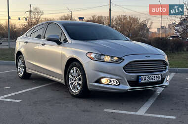 Седан Ford Fusion 2015 в 