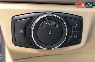 Седан Ford Fusion 2015 в 