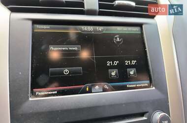 Седан Ford Fusion 2015 в 