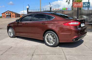 Седан Ford Fusion 2015 в 