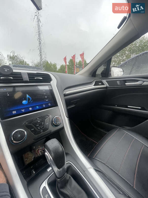 Седан Ford Fusion 2014 в Чернигове