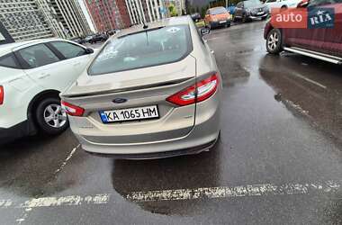 Седан Ford Fusion 2015 в 