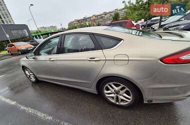 Седан Ford Fusion 2015 в 