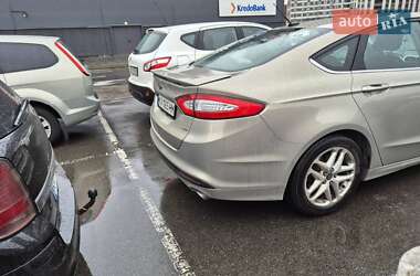 Седан Ford Fusion 2015 в 
