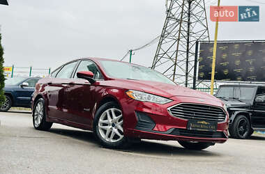 Седан Ford Fusion 2019 в 