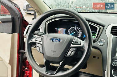 Седан Ford Fusion 2019 в 