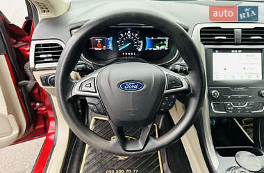 Седан Ford Fusion 2019 в 