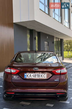 Седан Ford Fusion 2015 в 