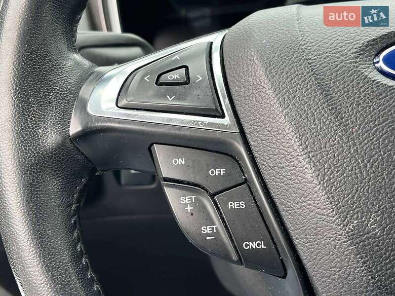 Седан Ford Fusion 2017 в Львове