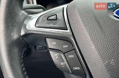 Седан Ford Fusion 2017 в 