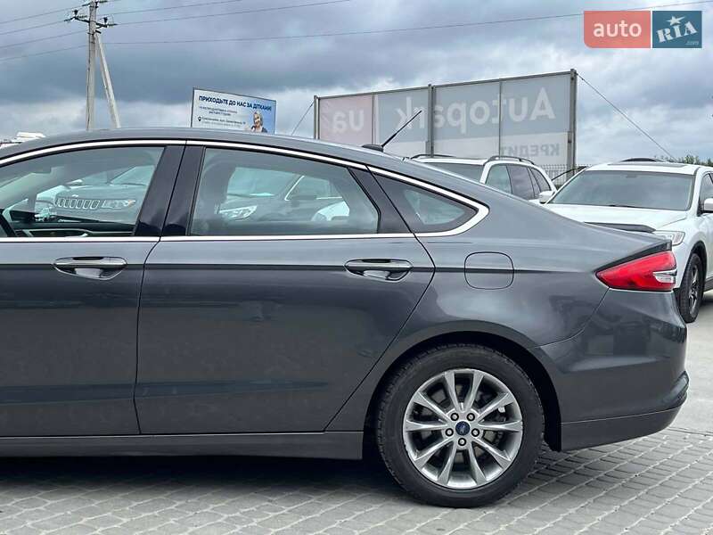 Седан Ford Fusion 2017 в Львове