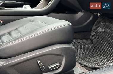 Седан Ford Fusion 2017 в 
