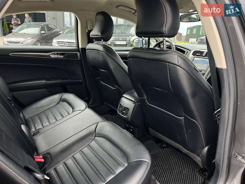 Седан Ford Fusion 2017 в Львове