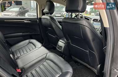 Седан Ford Fusion 2017 в 