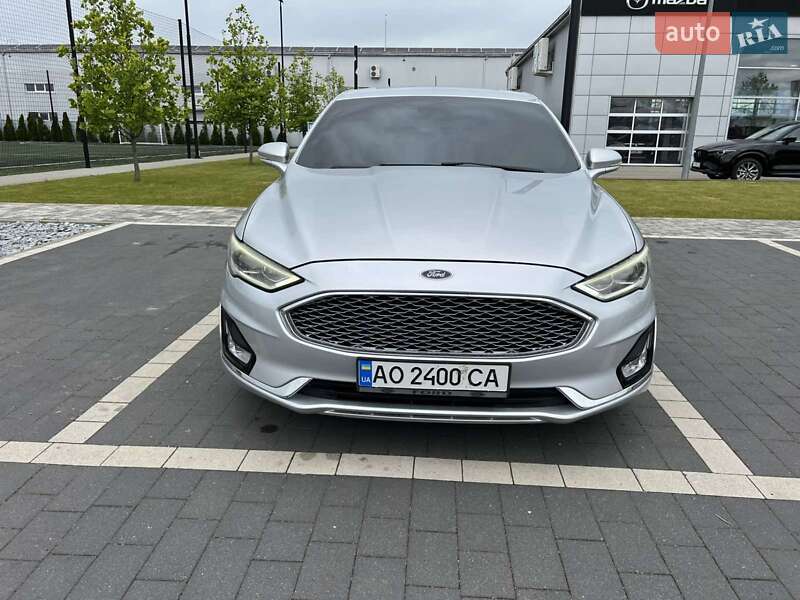 Седан Ford Fusion 2016 в Мукачево