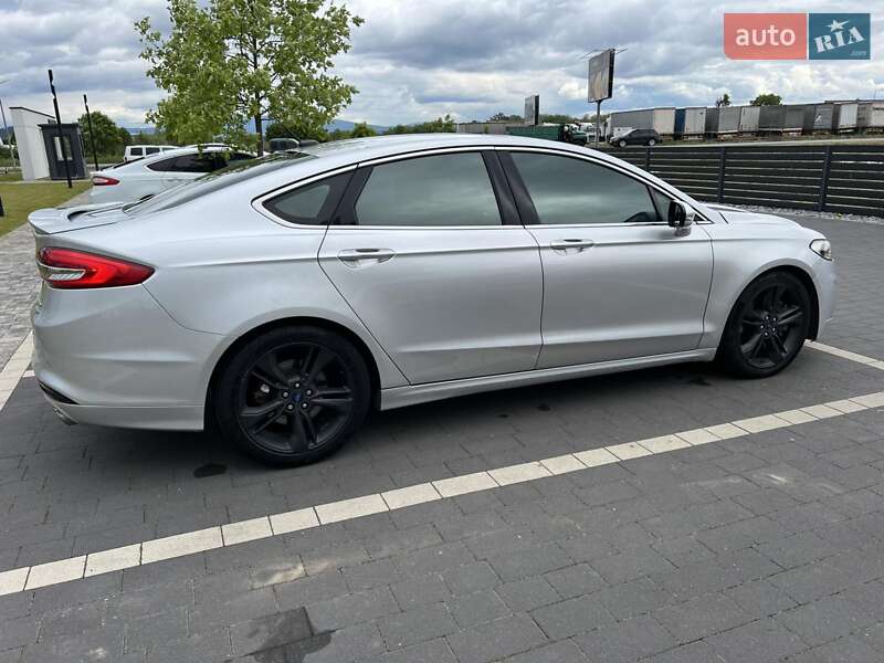 Седан Ford Fusion 2016 в Мукачево