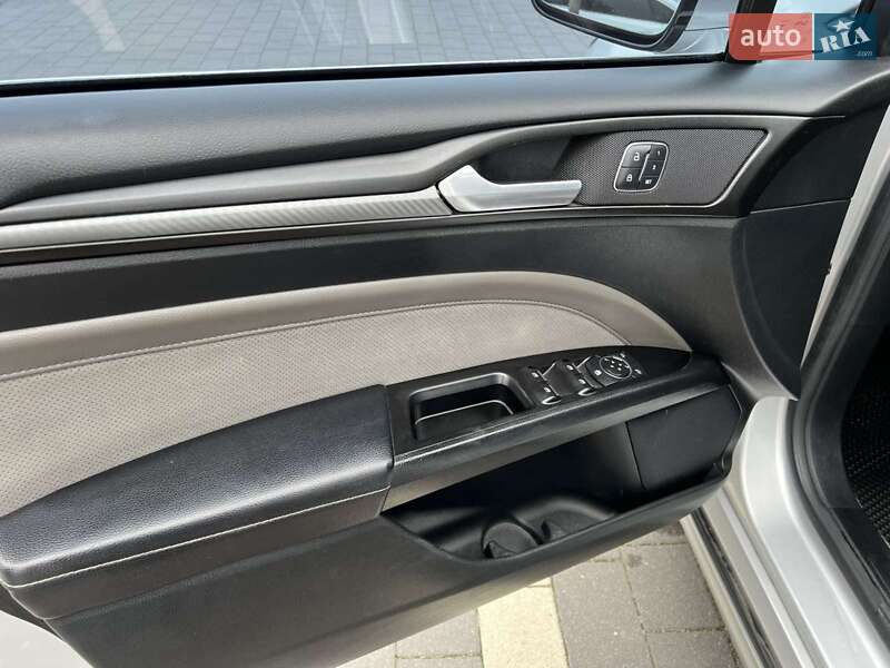 Седан Ford Fusion 2016 в Мукачево