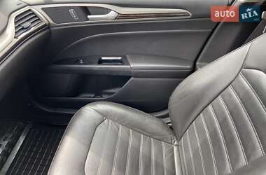 Седан Ford Fusion 2012 в 