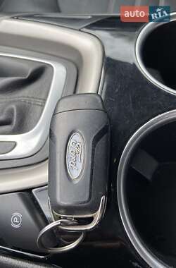 Седан Ford Fusion 2012 в 