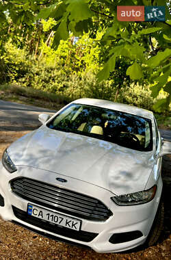 Седан Ford Fusion 2014 в 