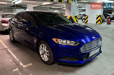 Седан Ford Fusion 2015 в 