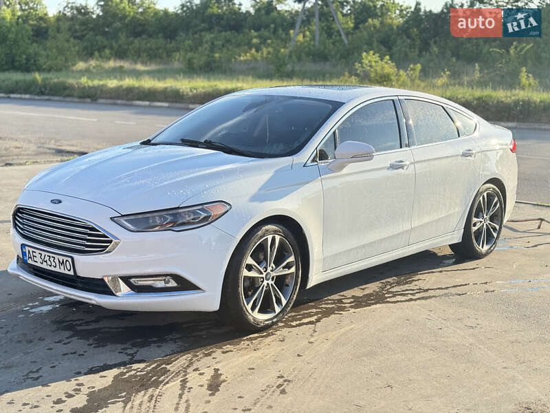 Седан Ford Fusion 2017 в 