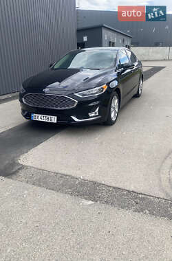 Седан Ford Fusion 2018 в 