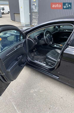 Седан Ford Fusion 2018 в 