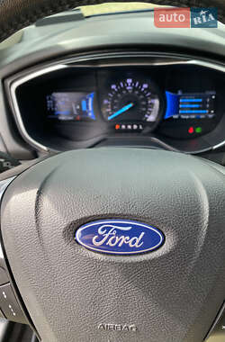 Седан Ford Fusion 2018 в 