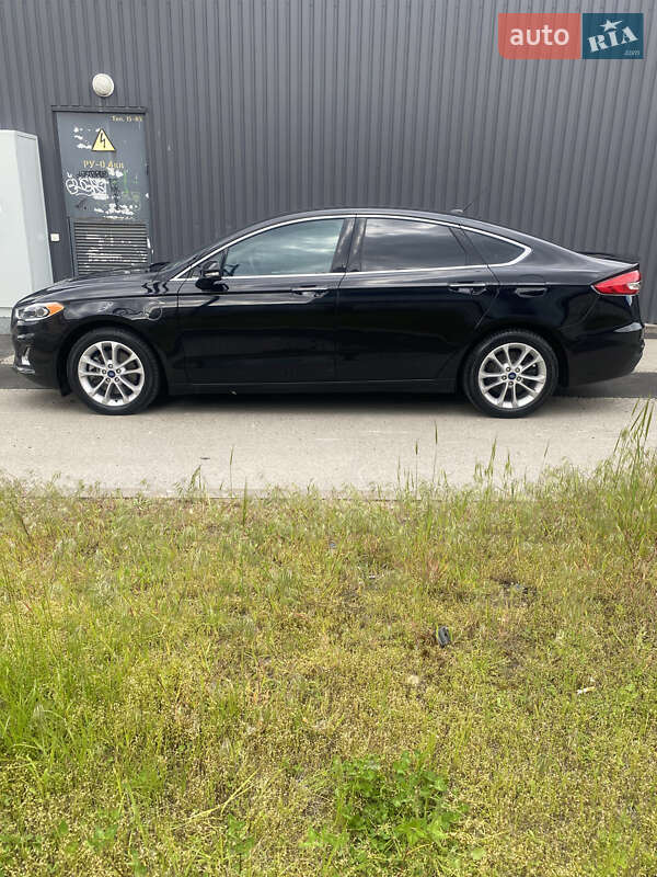 Седан Ford Fusion 2018 в Києві