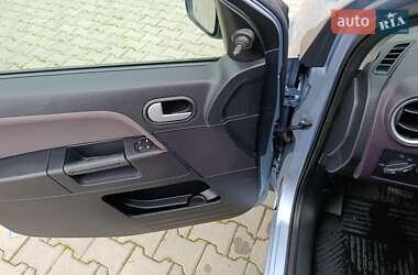Хэтчбек Ford Fusion 2007 в 