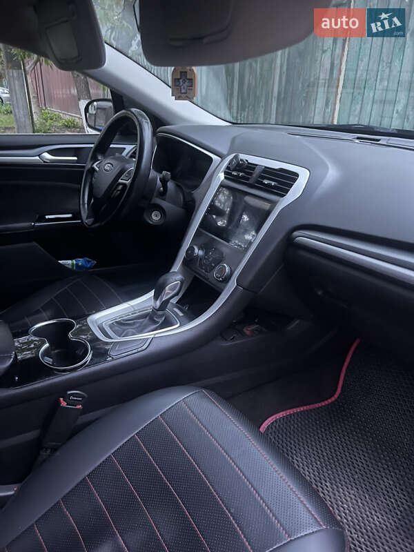Седан Ford Fusion 2014 в Чернігові