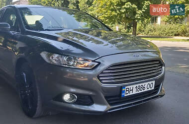 Седан Ford Fusion 2013 в 