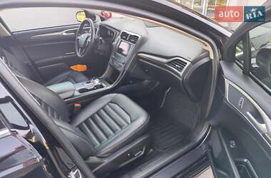 Седан Ford Fusion 2019 в 
