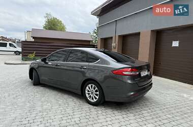 Седан Ford Fusion 2016 в 