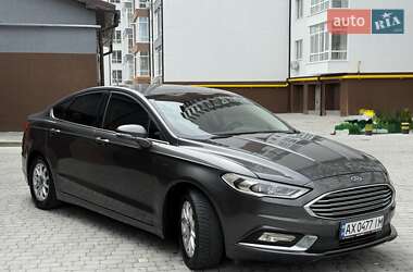 Седан Ford Fusion 2016 в 