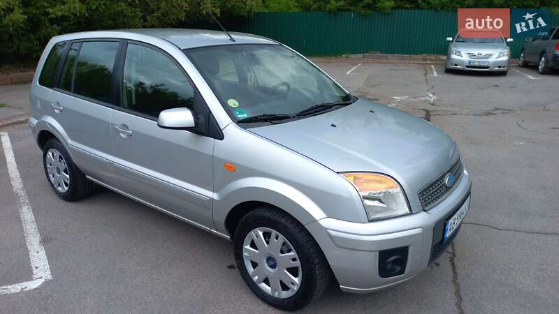 Хэтчбек Ford Fusion 2009 в 
