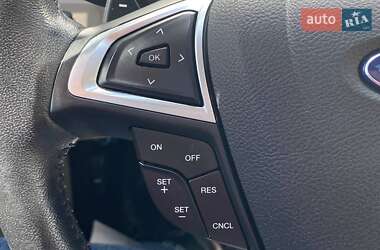 Седан Ford Fusion 2017 в 