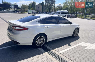 Седан Ford Fusion 2015 в 