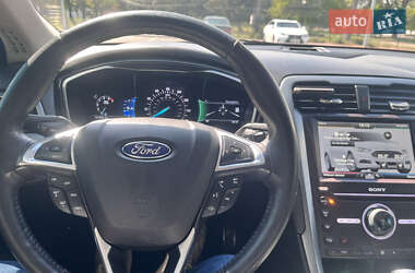 Седан Ford Fusion 2015 в 