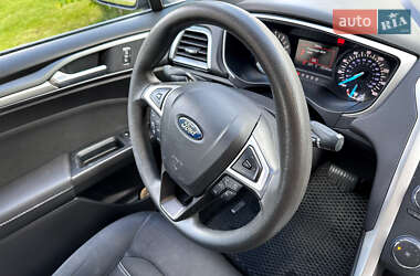 Седан Ford Fusion 2014 в 
